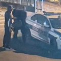 Ekskluzivni snimak sa nadzorne kamere! Šapić dobrovoljno predaje oružje policiji u 4.34h ispred svoje kuće: Tvrdnje Sava…