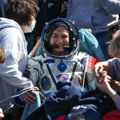 Povratak na Zemlju tri člana posade Međunarodne svemirske stanice, Lukašenko čestita