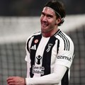 Vlahović i sudija spasli Juve nove "šamarčine" - i to od Stankovićevog "fenjeraša" VIDEO