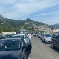 Teretnjaci u paklu! Na izlazu iz Srbije čekaju i do tri sata