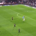 (VIDEO) Jovanović poleteo, igrao rukom van 16 i nije dobio crveni