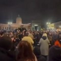 VIDEO Ovakve scene u Rusiji nisu viđene godinama: Stotine Rusa pevale zabranjenu pesmu protiv Putina