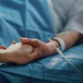 Medicinska sestra otkriva šta pacijenti najčešće vide u poslednjim trenucima života: "To mi daje utehu..."