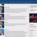 I posle tri meseca na sajtu Grada i dalje Jozef Stojko član Gradskog veća, iako je odavno izabran novi član… Jozef Stojko