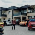 Njegova "sultanija" "zapalila" društvene mreže: Pevač pokazao vozni park od milion i dvesta hiljada evra (foto)