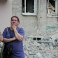 (Foto) Poginula 21 osoba u ruskom napadu na Kijev, pogođeno više od 20 stambenih zgrada