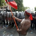 Tirana: Sukobi policije i demonstranata, upotrebljeni vodeni topovi i suzavac