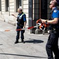Muškarac ubijen u napadu nožem u banci u Regensburgu, napadač i dalje u zgradi
