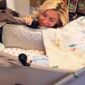 "Prvi šoping sa Iris" Dea Đurđević podelila emotivne trenutke sa ćerkicom: Dok beba spava u kolicima, mama bira stvari (foto)…