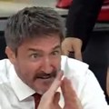 (ВИДЕО) Поцеко бесан због недосуђеног фаула над Ивановићем
