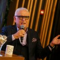 „Dženan Lončarević biće specijalni gost koncerta, a nikuda ne idem bez svog „Barakuda benda“, otrkiva Slavko Banjac pre koncert…