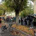 Glasanje u dijaspori: Veliki redovi u Los Anđelesu, Čikagu, Parizu, Ljubljani, Cirihu, Bernu… (FOTO i VIDEO)