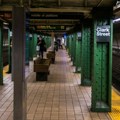 Njujork šalje još 800 policajaca u podzemnu železnicu: Putnik gurnut pod voz