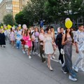 Defile mladosti, lepote i radosti - mali maturanti Škole "Vuk Karadžić"