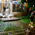 Apokaliptični prizori iz Srbije tokom strašnog nevremena: Grad lupao automobile, padala stabla