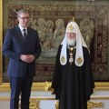 Vučić se sastao sa ruskim patrijarhom Kirilom u Moskvi i uručio mu orden Republike Srbije prvog stepena
