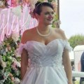 ,,Imao je sreće što te se rešio'' Verenik je ostavio pred venčanje, a mlada ipak rešila da obuče venčanicu - doživela salvu…