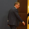 Vučić u par reči: „Arogancija kod kuće, snishodljivost u inostranstvu“