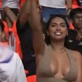 Delirijum na tribinama se pretvorio u "18+ šou": Navijačica skakala od sreće, a onda je iz dekoltea ispala...