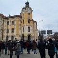 Hitno okupljanje studenata i građana u Nišu zbog „brutalnih incidenata ispred Pravnog fakulteta u Beogradu“