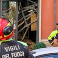 Urušio se deo zgrade, četvoro ljudi izvukli iz ruševina: Drama u centru Rima