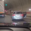 Drama na auto-putu "Miloš Veliki"! Lančani sudar u tunelu kod Čačka: vozila zakrčila put, stvorile se ogromne kolone! (video)…