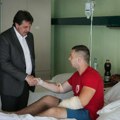 Gašić obišao pripadnika Žandarmerije koji je juče ranjen u Somboru