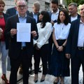 Deo opozicije predao zahtev Vučiću za održavanje vanrednih parlamentarnih i beogradskih izbora (FOTO)