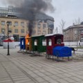 Dete na trgu u Kragujevcu zapalilo vozić koji je deo novogodišnjih ukrasa