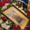 Čudotvorna i mirotočiva ikona Majke Božije stigla u Manastir Svete Melanije Rimljanke u Zrenjaninu [FOTO] Zrenjanin -…