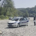 Spremio paket, pa seo u čamac Policija uhapsila švercera na obali Drine