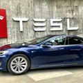 Vlasnici prodaju svoje „Tesla“ automobile u znak protesta protiv Maska