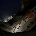 Tragedija u Rusiji: Most pao na putnički voz, ima mrtvih! (video)