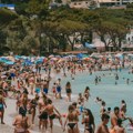 Saveti koji zlata vrede! Šta da uradite pre skakanja u vodu, a šta kada vas uhvati grč