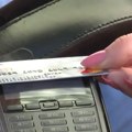 Stigne vam poruka od banke ili pošte, a onda sledi pakao - Prevaranti vrebaju vaše platne kartice, a postoji samo jedan način…