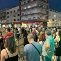 Protestna šetnja, skandiranje ispred prostorija SNS i blokada raskrsnice na Bulevaru oslobođenja