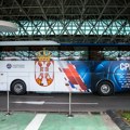 Autobus košarkaške reprezentacije u bojama Srbije FOTO