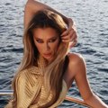 Sija u zlatnoj haljini! Tea Tairović objavila slike sa luksuzne jahte i zaintrigirala svoje fanove: Stize novi album?