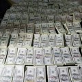 Investitori u Trampovu kriptovalutu izgubili ukupno 3,8 milijardi dolara, on ostvario prihod od 636 miliona dolara