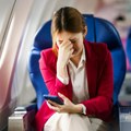 Zašto ne valja leteti avionom sa kontaktnim sočivima? Lekari upozoravaju na moguće posledice, jedno je ključno