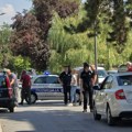 (Foto) Prve slike sa mesta tragedije u Novom Sadu! Radnik (40) pao sa bandere i stradao na licu mesta: sve vrvi od policije i…