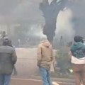 Haos u Prištini Veliki sukob policije i veterana OVK, privedeno nekoliko demonstranata (VIDEO)