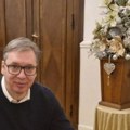 Mi više ne čekamo prilike, već ih stvaramo: Predsednik Vučić uz moćne reči čestitao građanima Novu 2024. godinu…