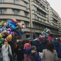 „Ulica otvorenog srca“ u Beogradu: Igračke i slatkiši za najmlađe, ali i rakija za odrasle