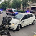Teška saobraćajna nesreća u Zdravka Čelara: Sudar taksija i motora! Povređen motociklista, evo u kakvom je stanju