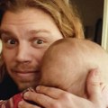Nova hit Netflix-ova dokumentarna serija “Čovek s 1.000 dece” o holandskom donatoru sperme: Kontroverze i važna pitanja…