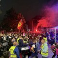 Đurđevdan na prepunom Đačkom trgu u Kragujevcu: Velika vesela porodica (VIDEO)