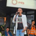 POLICAJKA KATARINA PETROVIĆ KAŽNJENA SMANJENJEM PLATE 3 MESECA ZBOG TEŠKIH POVREDA SLUŽBENE DUŽNOSTI