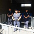Kad država koristi žene protiv žena – šta nam govori postavljanje policajki ispred JZO?