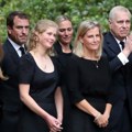 Skandal u kraljevskoj porodici: Šta sada čeka Saru Ferguson i ćerke FOTO